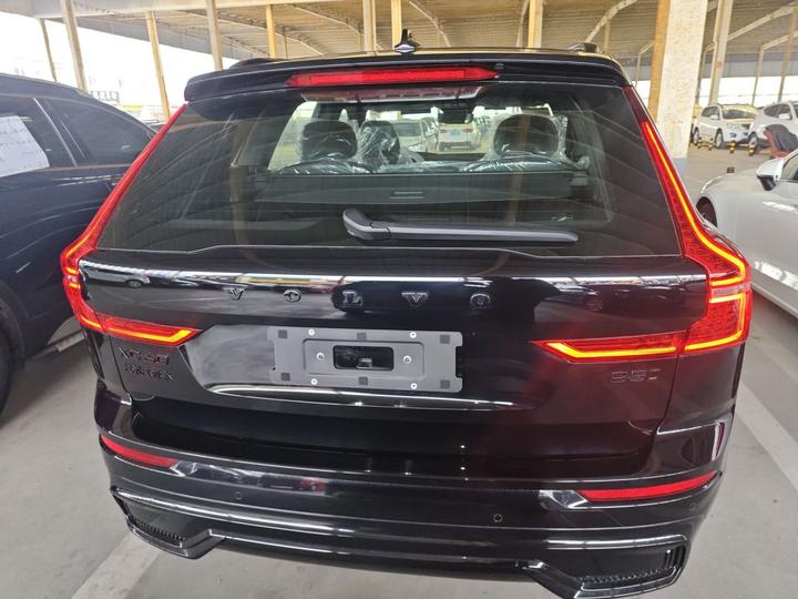 XC60 2025 B5 AWD photo 3