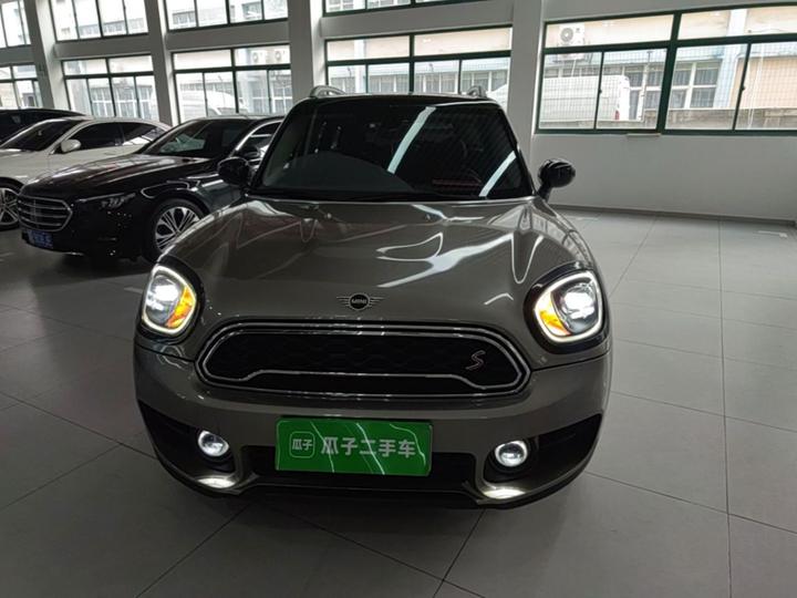 2019 2.0T COOPER S ALL4 photo 2