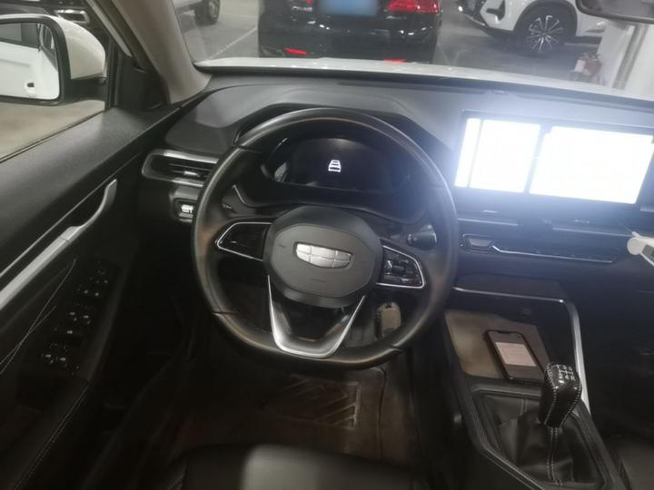 Emgrand 2025 4 1.5L MT photo 6