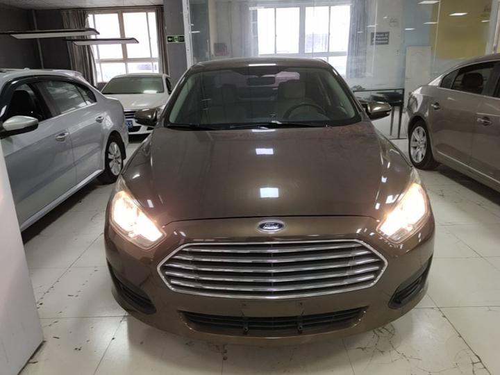 Escort 2017 Facelift 1.5L AT Comfort photo 2