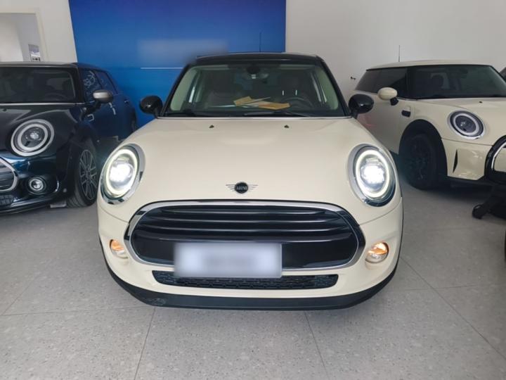 2018 1.5T COOPER Classic 5-Door photo 2