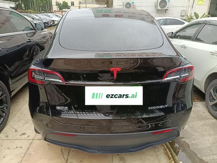 Model Y 2024 RWD photo 5