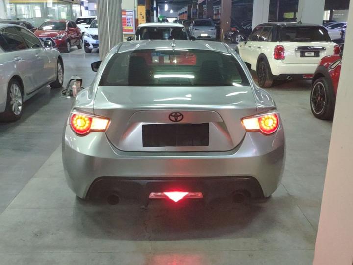 86 2014 2.0L MT Luxury photo 5