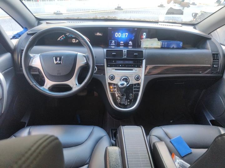 Luxgen 7 MPV 2016 2.0T Luxury photo 5