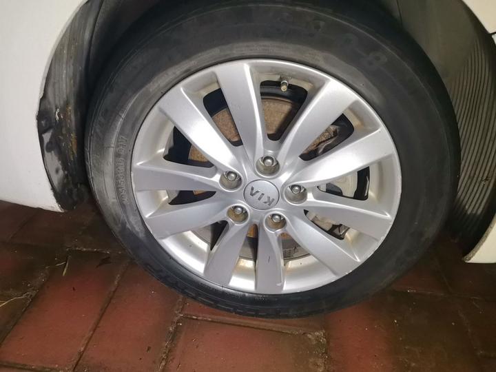 K3 2015 1.6L AT DLX photo 8
