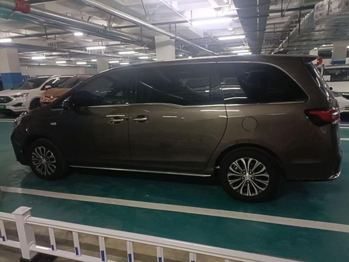 GL8 2023 Facelift Luxury photo 3