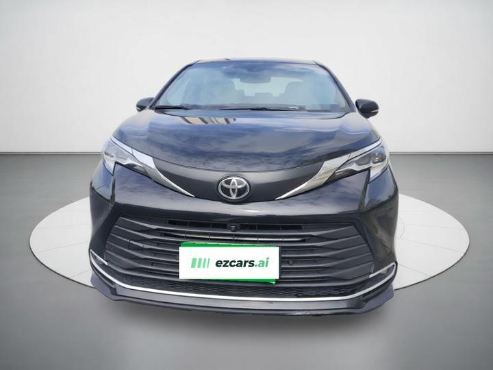 Sienna 2026 2.5L Hybrid RWD Comfort photo 2