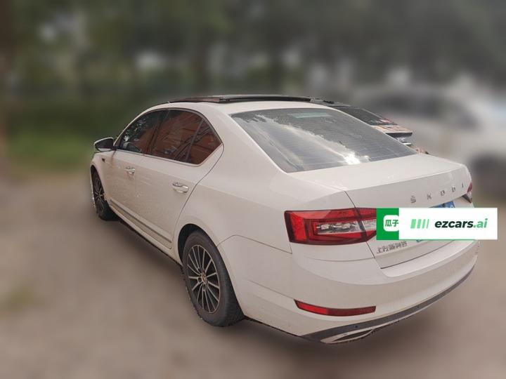 Octavia 2019 1.5L AT Luxury China VI photo 4