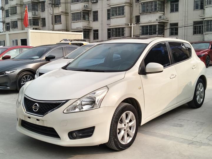 Tiida 2014 1.6L CVT Smart