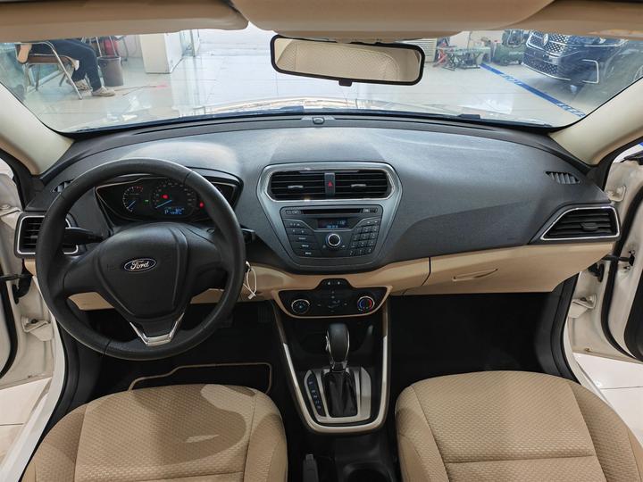 Escort 2017 Facelift 1.5L AT Comfort photo 8