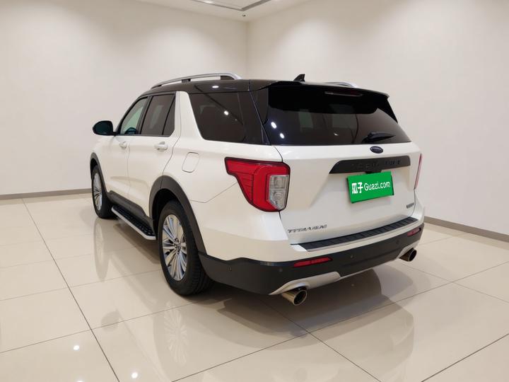 Explorer 2020 EcoBoost 285 AWD Titanium 6-Seater photo 4