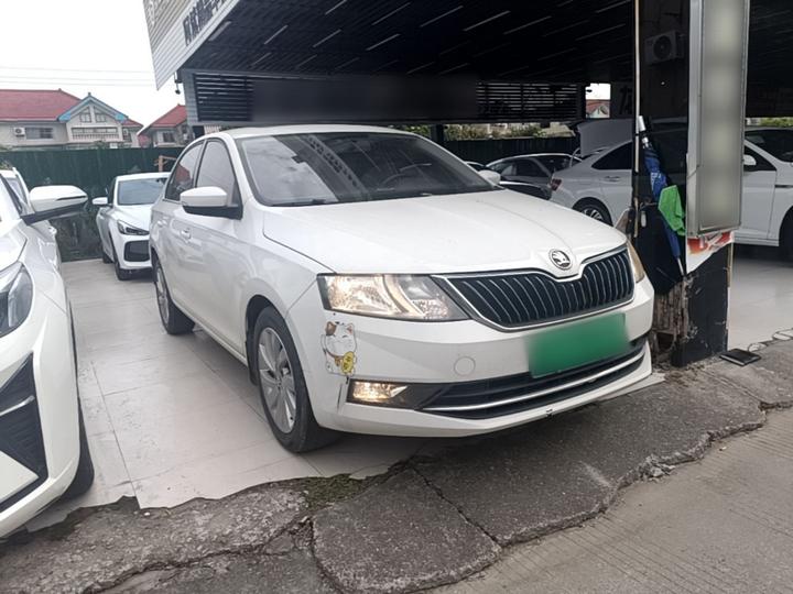Rapid 2018 1.6L MT Comfort photo 3