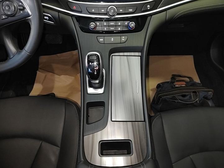 LaCrosse 2022 652T Luxury photo 5