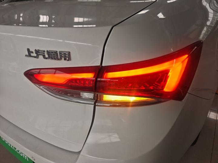 Excelle 2021 Facelift Classic 1.5L AT Elite photo 7