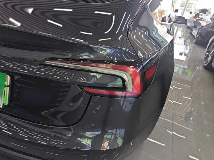 Model 3 2023 RWD photo 7