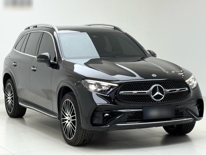 GLC 2023 GLC 300 L 4MATIC Luxury 7-Seater photo 3