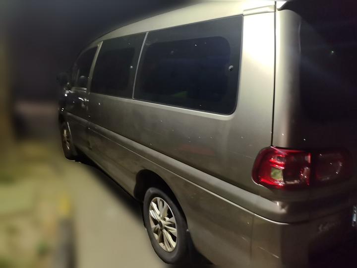 Lingzhi 2022 M5L 1.6L Luxury 7-Seater photo 4