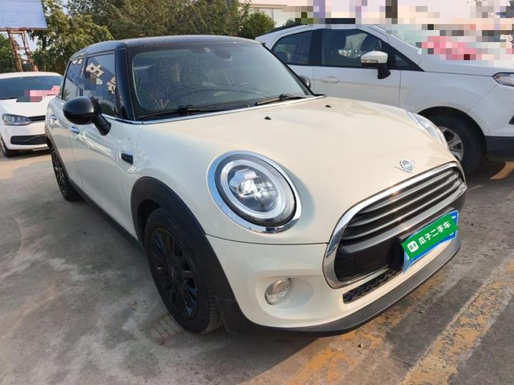 2018 1.5T COOPER Classic 5-Door photo 3