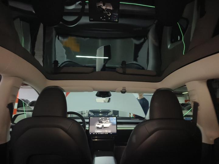 Model Y 2024 RWD photo 8