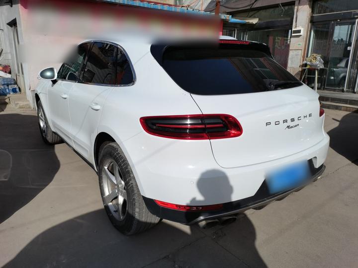2014 Macan 2.0T photo 3
