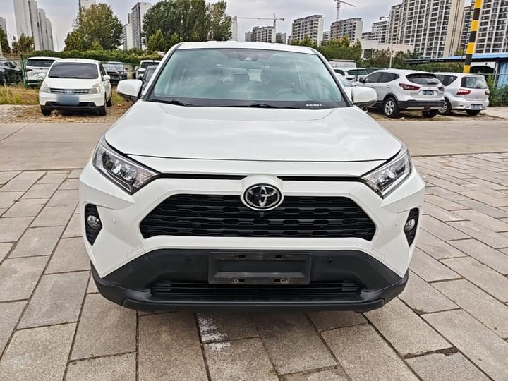 RAV4 2020 2.0L CVT RWD photo 2