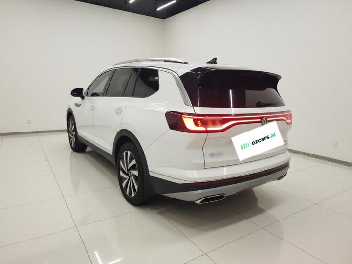 2021 380TSI AWD Luxury Pro photo 4