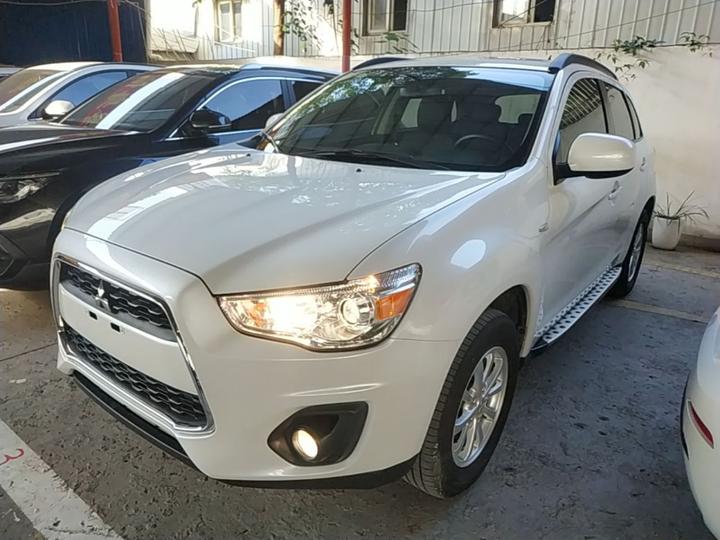ASX 2013 2.0L CVT RWD Elite