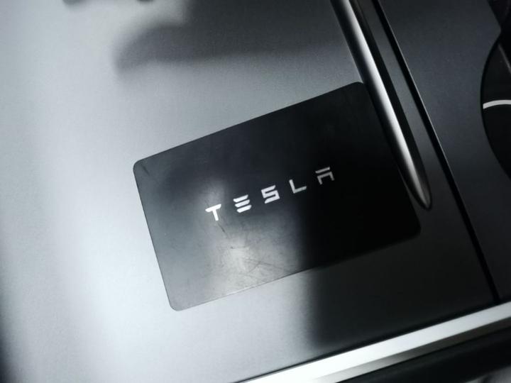 Model Y 2021 Standard Range RWD photo 8
