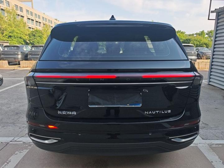 Nautilus 2023 2.0T AWD photo 3