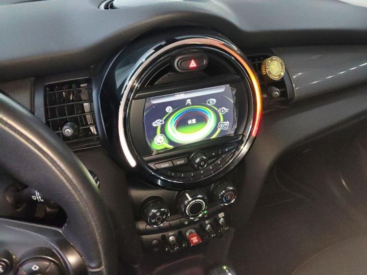 2016 1.5T COOPER 5-Door photo 8