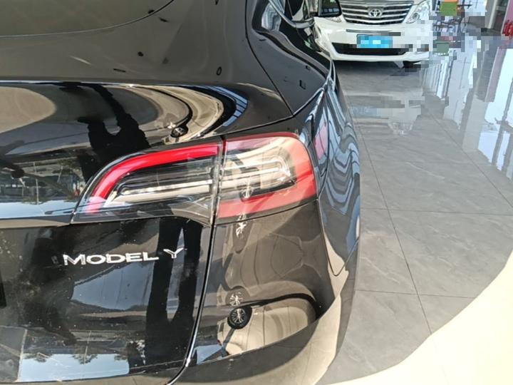 Model Y 2022 Facelift RWD photo 7