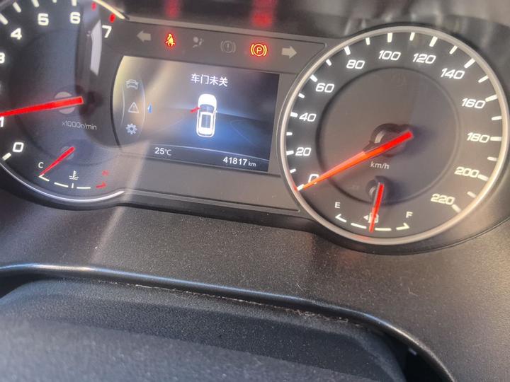 CS35PLUS 2019 1.6L MT Upgraded photo 2