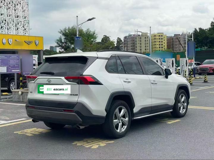 RAV4 2020 2.0L CVT RWD photo 4