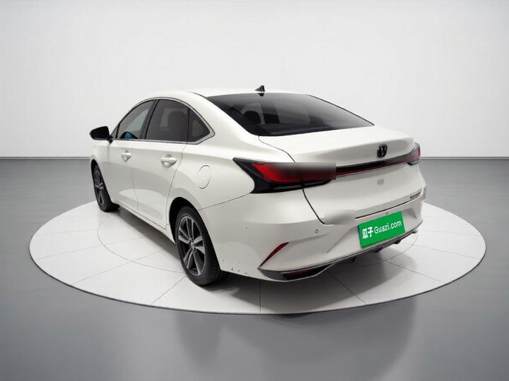 PLUS 2023 1.5T DCT Premium photo 4