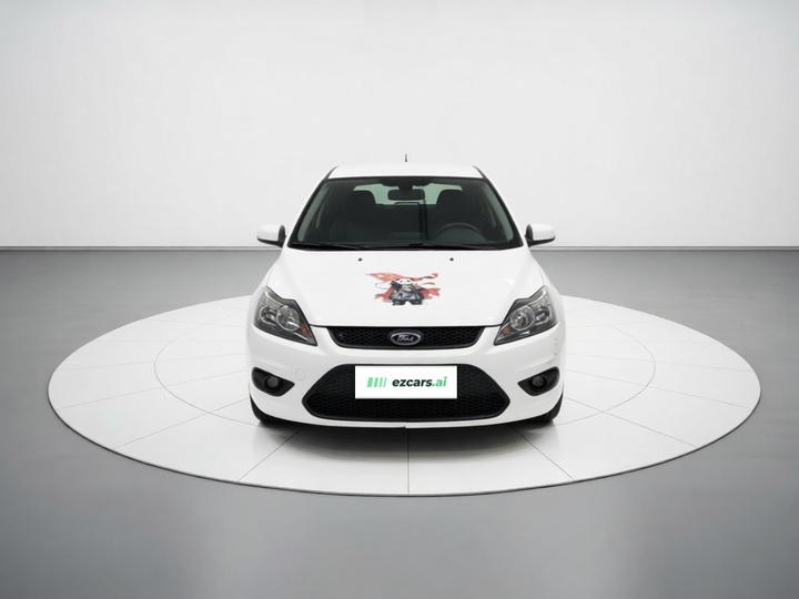 Focus 2013 Hatchback Classic 1.8L MT photo 2