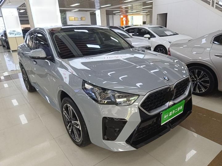 X2 Imported 2024 sDrive25i M Sport Package photo 3