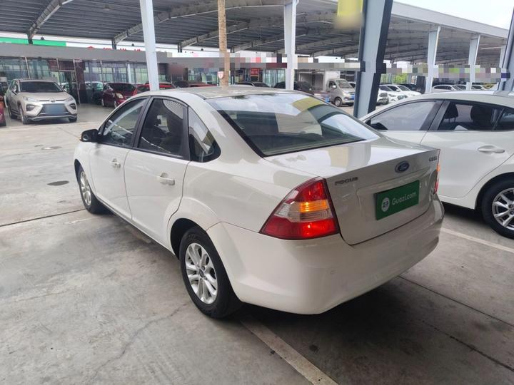Focus 2013 Sedan Classic 1.8L AT photo 4