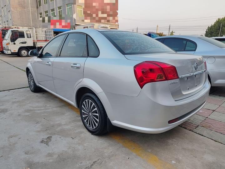 Excelle 2015 1.5L AT Classic photo 4