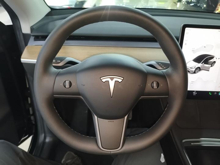 Model Y 2021 Standard Range RWD photo 6