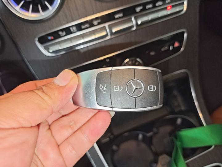 C-Class Imported 2020 C 260 Coupe photo 8