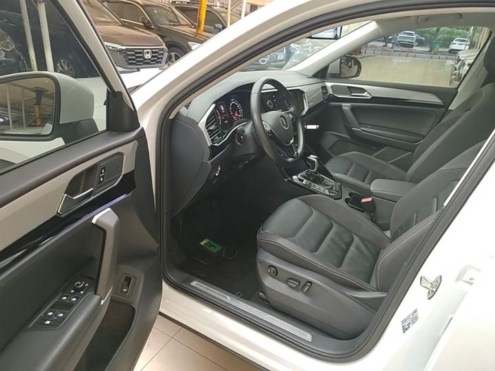 Tayron 2021 330TSI RWD Luxury Connected photo 4