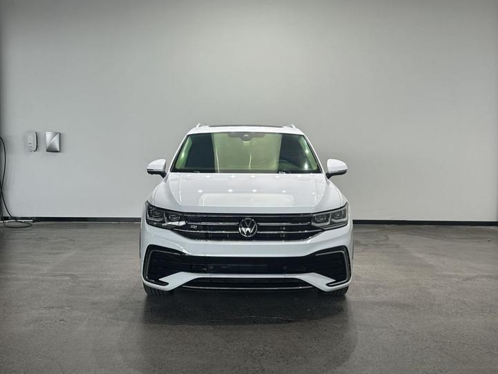 Tiguan L 2023 330TSI AT RWD R-Line Flagship photo 2