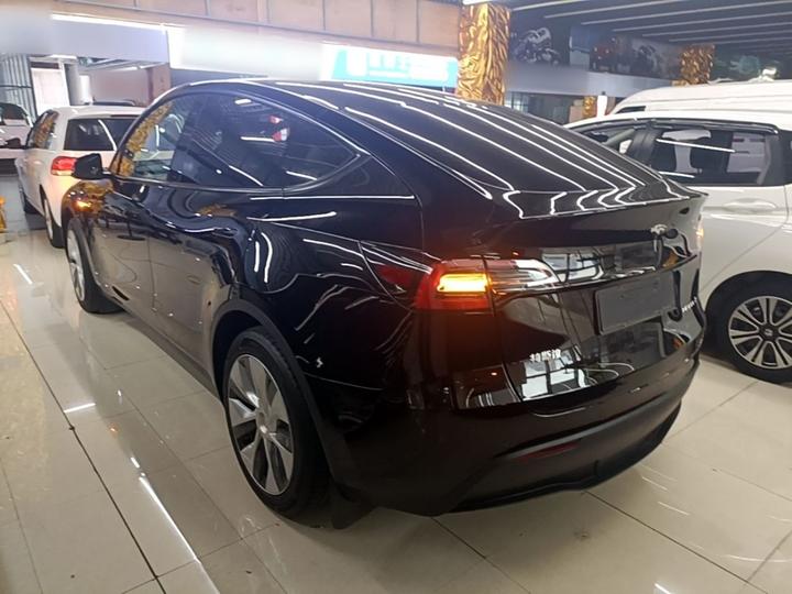 Model Y 2022 Facelift RWD photo 4