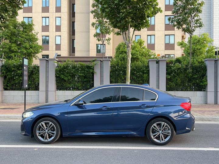 1 Series 2023 120i M Sport photo 3