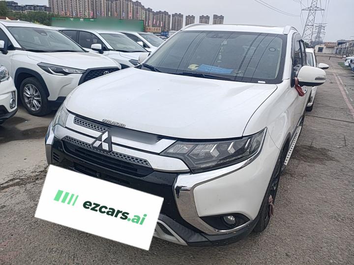 Outlander 2019 2.4L AWD Enjoy 5-Seater China VI