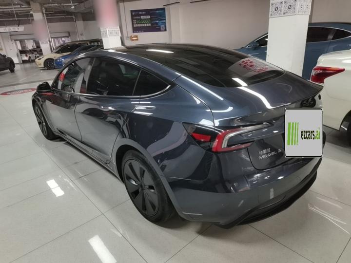 Model 3 2023 RWD photo 4