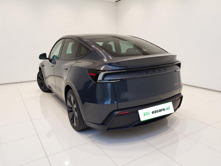 Model Y 2025 RWD Launch Edition photo 4
