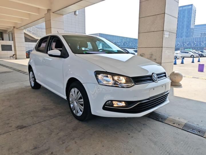 Polo 2016 1.6L AT Comfort photo 3