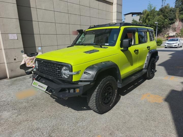 300 2021 2.0T Tank