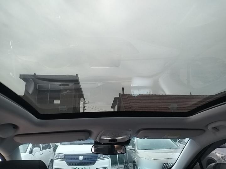 6 2022 PHEV photo 7